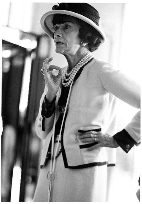 giacchina chanel originale|La storia della giacca di Gabrielle Chanel.